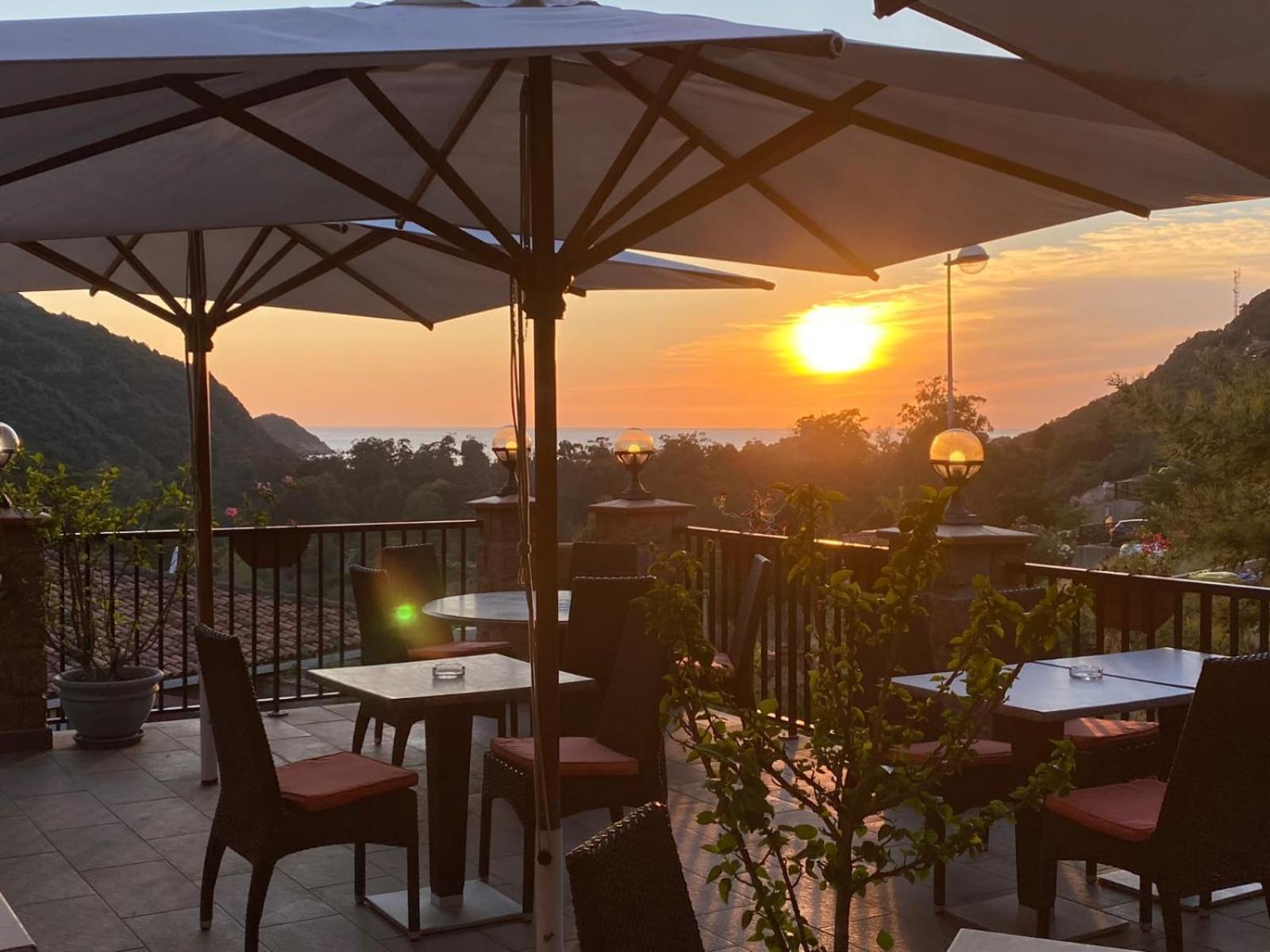 Le Porto T3 55M2 Vue Mer Immeuble Traditionnel En Pierre De Taille Avec Prestations Exceptionnelles Barbecue Ordinateur Videosurveillance Terrasse Panoramique Kültér fotó