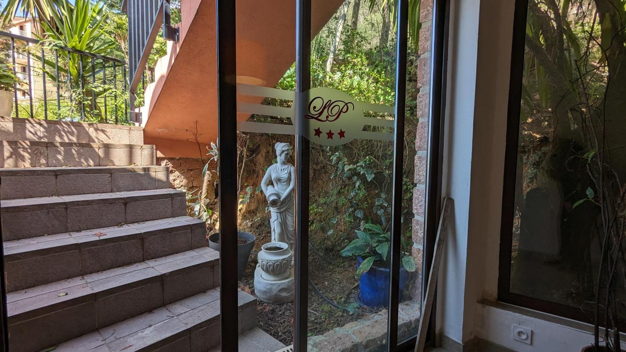 Le Porto T3 55M2 Vue Mer Immeuble Traditionnel En Pierre De Taille Avec Prestations Exceptionnelles Barbecue Ordinateur Videosurveillance Terrasse Panoramique Kültér fotó